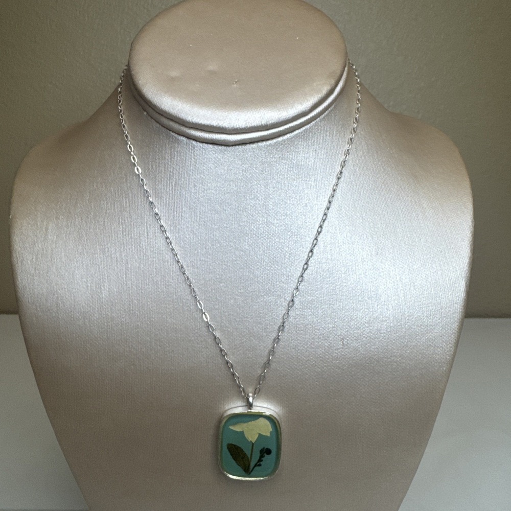 SHARI DIXON Pressed Flower DAISY Pendant Silver Plated Necklace 16.5" – 18.5"
